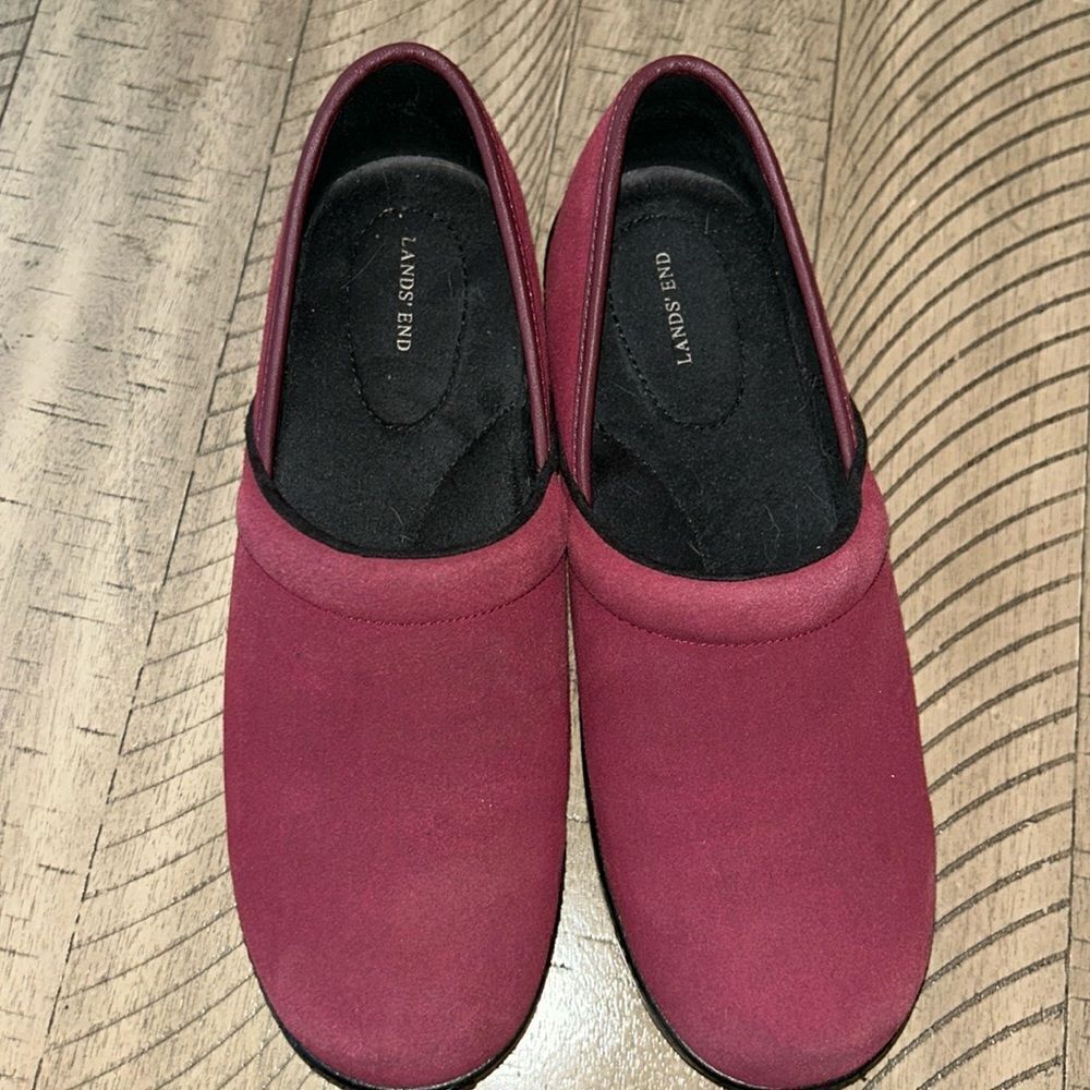 Lands End suede look 👀 slip on walking 👞 👞 Comfy. Weather gripping 🧐 soles!